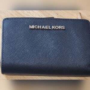 Michael Kors Jet Set Travel Bifold Zip Coin Saffiano Leather Wallet Black EUC